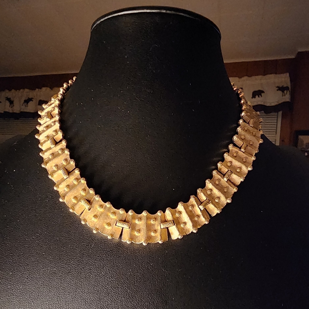 Vintage Trifari Gold-Tone Textured Collar Necklace 14" + 3" Extender